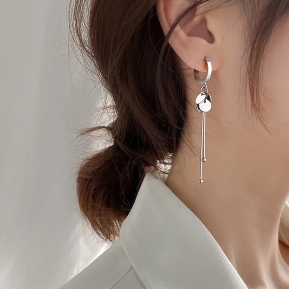 🌟 Sterling Silver Long Earrings - Picture 4 of 5